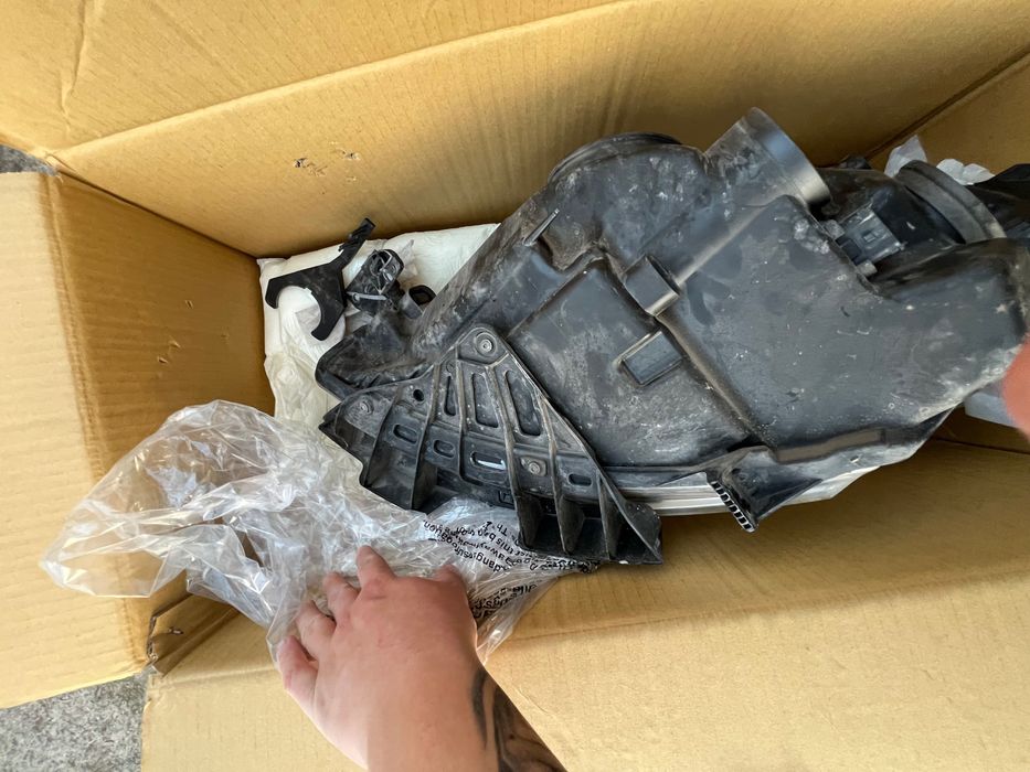 Десен фар за C4 picasso