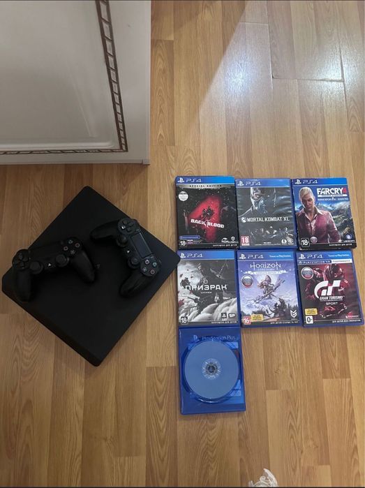 Play Station 4 Black