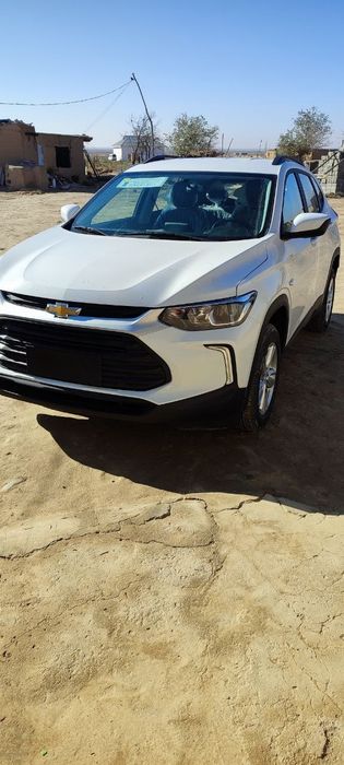 Yangi trekir 2 srochno sotiladi