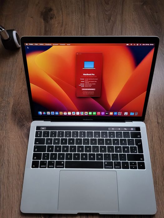 Macbook pro retina touchbar 2017 schimb cu placa  RTX