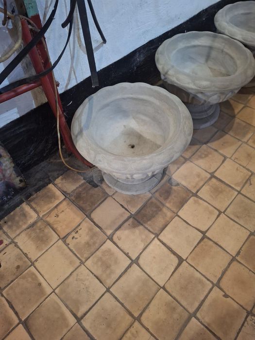 Продам горшки для цветов