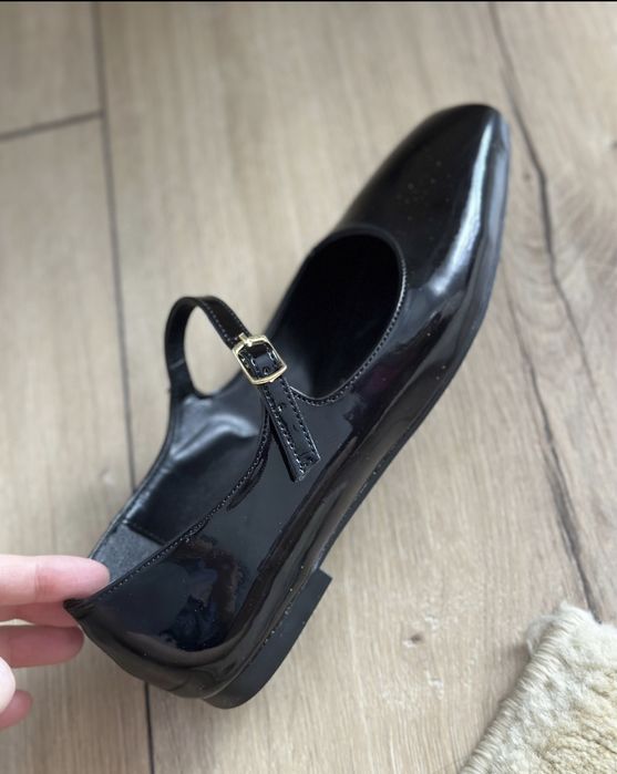 Лакированные балетки