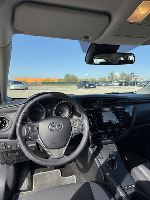 Toyota auris hybrid 2018