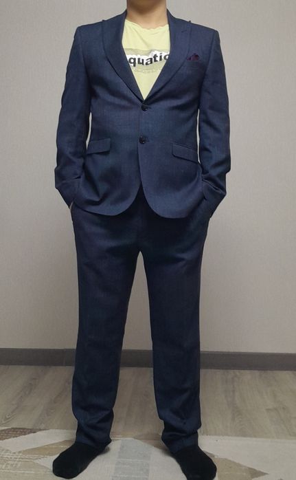 Продам мужской костюм