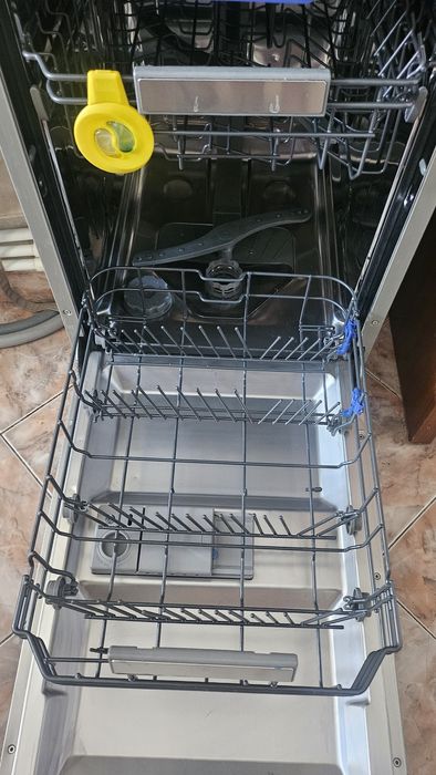 Mașină de spălat vase Hansa 45 cm (Slim), Inox, 3 coșuri (MaxiSpace)