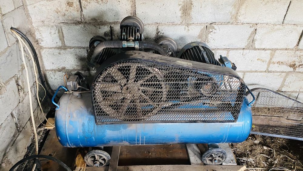 Компрессор б/у 225 л.