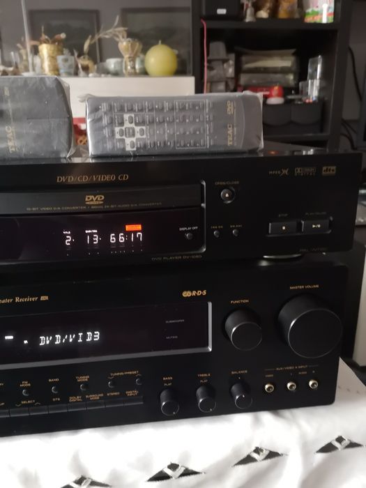 TEAC DV-1050 DVD / TEAC AG-D9260 AV Receiver UR