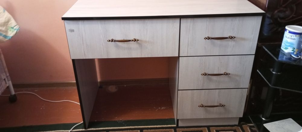 Стол для маникюра