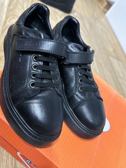 Туфли школьные, 34 и 33 размер