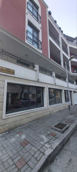 Продавам кокетно кафене 91 м2 в топ център гр. Варна