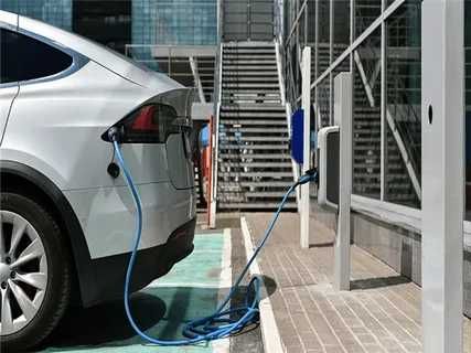 AC-chargers. Elektr car uchun zamonaviy zaryatlash stansiyasi
