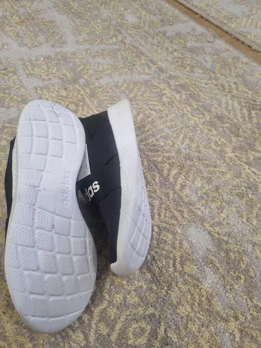 Красовки Адидас 37 новые привазные