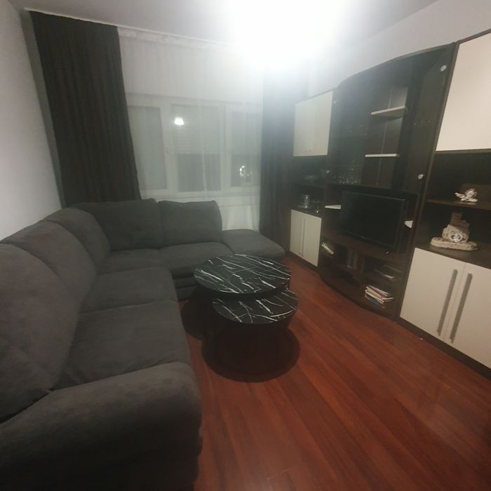 Inchiriez apartament de doua camere mobilat,utilat și renovat