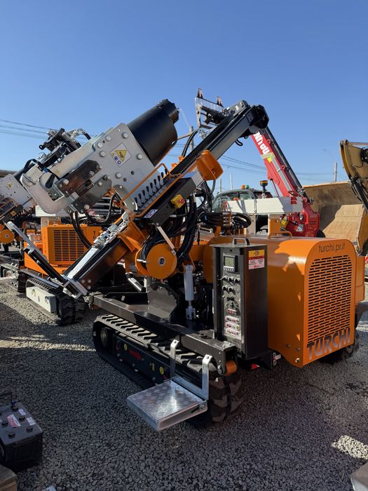 Soneta utilaj  de  batut stalpi /forat Turchi 300F  6 Metri an 2026 nou
