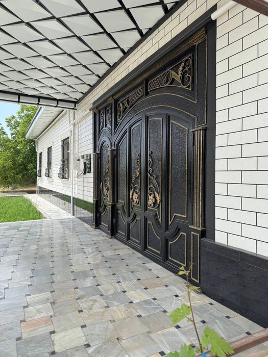 Navoiy viloyati Karmana Varq-1 dan kottej sotiladi. 6 sotix. 4 xonali