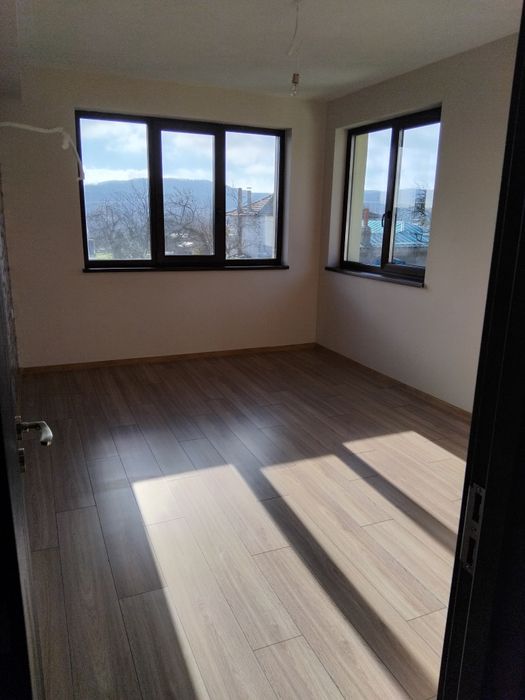 Новопостроена къща в с. Генерал Кантарджиево с Акт 16