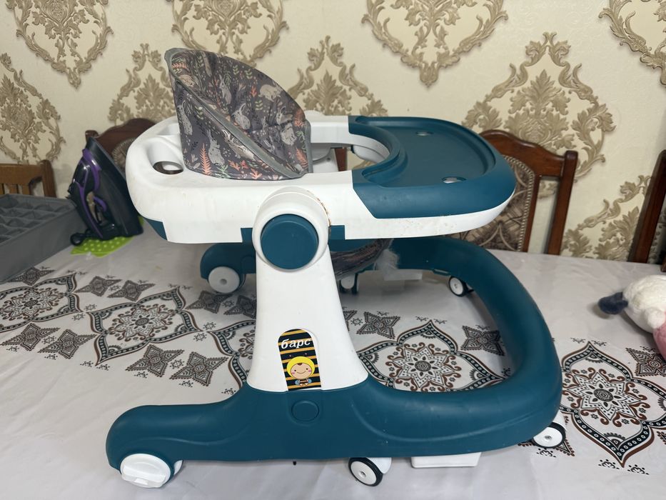 Ходунок , коляска , стол для кормления