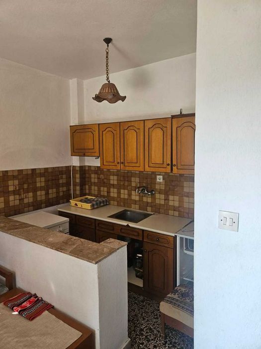 Двуетажна къща с гледка в Аспровалта!