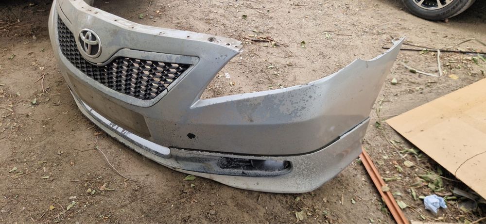 Продам бампер от тойота