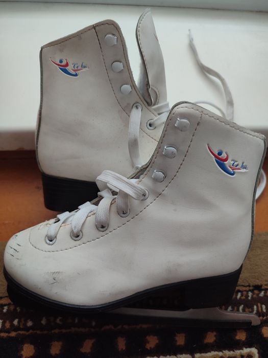 Коньки на девочку