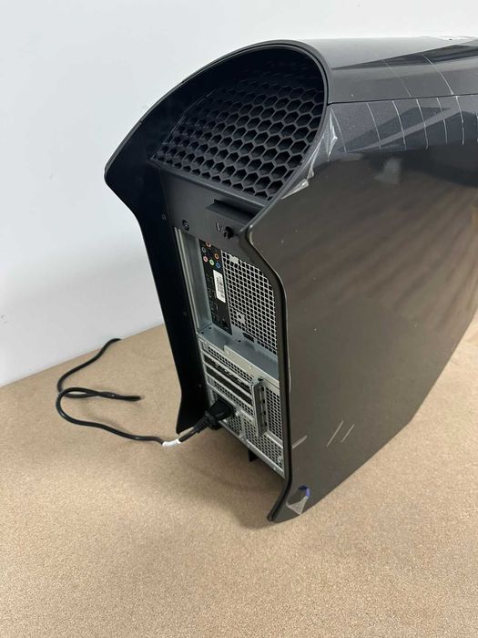 Нов Alienware Aurora R13 i5-12400K/16GB/512GB+1TB/RX 6700XT 12GB