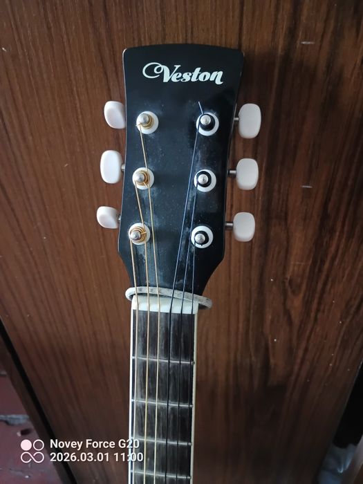 Veston gitara qora rangli aybi yoq ideal garantya bor