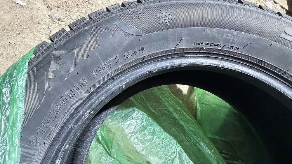 Продам зимний 215/60/16