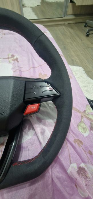 Нов кожен волан audi rs e-tron Alcantara