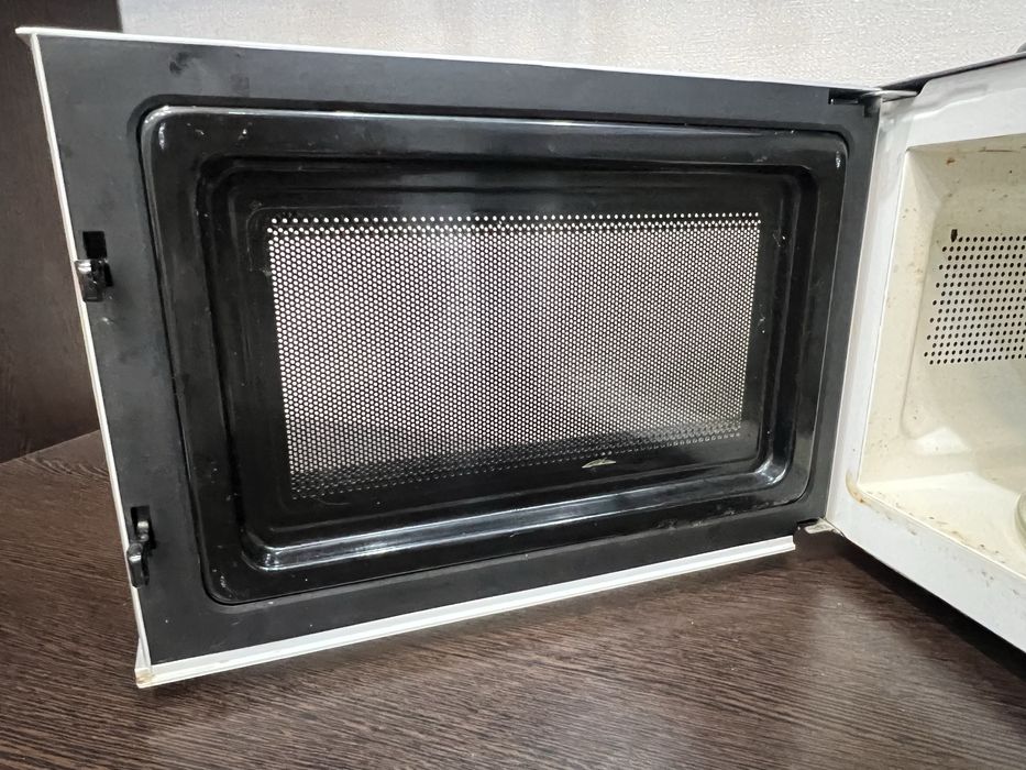 Микроволновая печь Elenberg