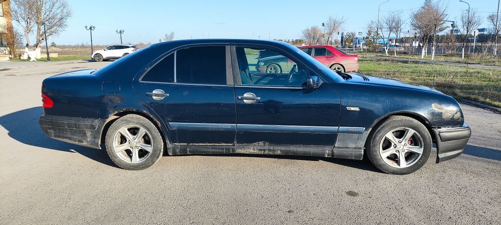 Продаю Мерседес w210