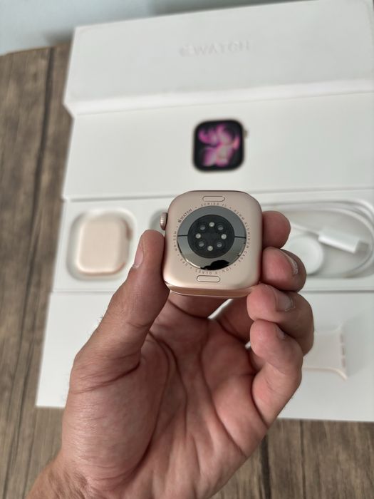 Как новый Apple iWatch 11 42mm Battery 100%