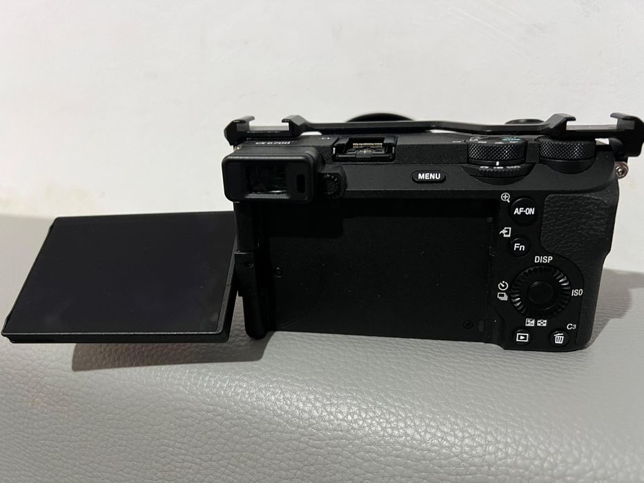 Sony a6700 aps-c