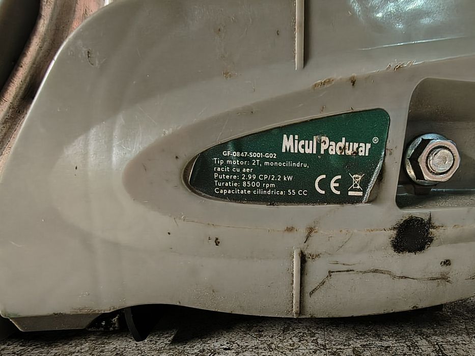 Drujba motofierastrau folosită puțin