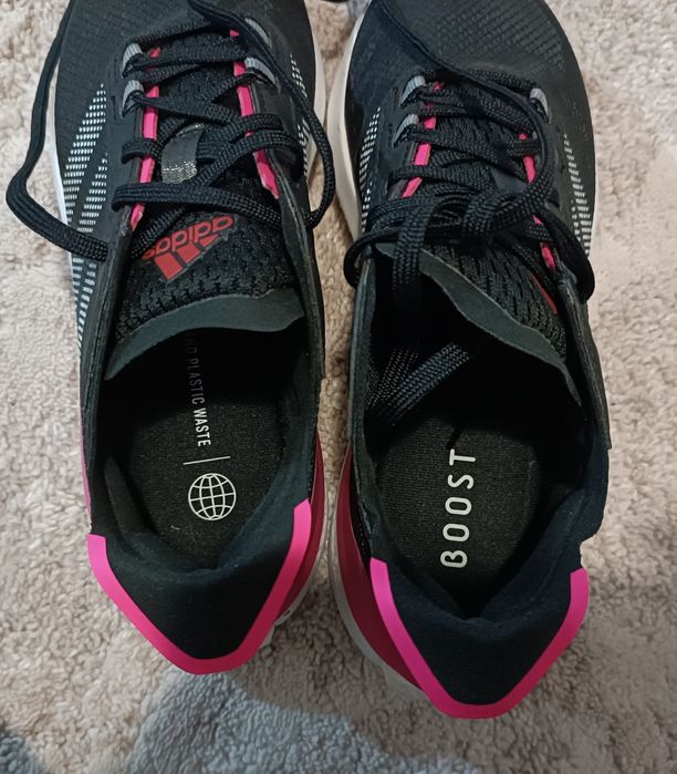 Дамски маратонки adidas AVRYN