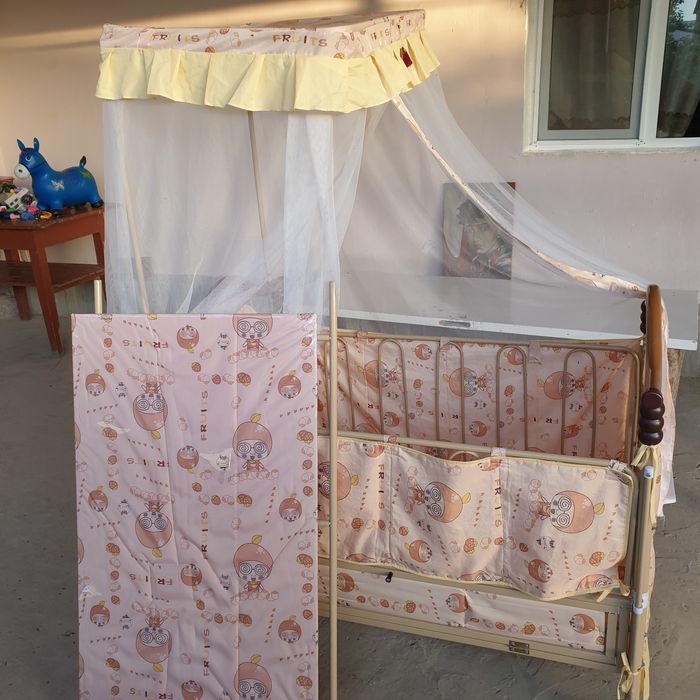 Tezda sotiladi, bollar mebili 650000 sum