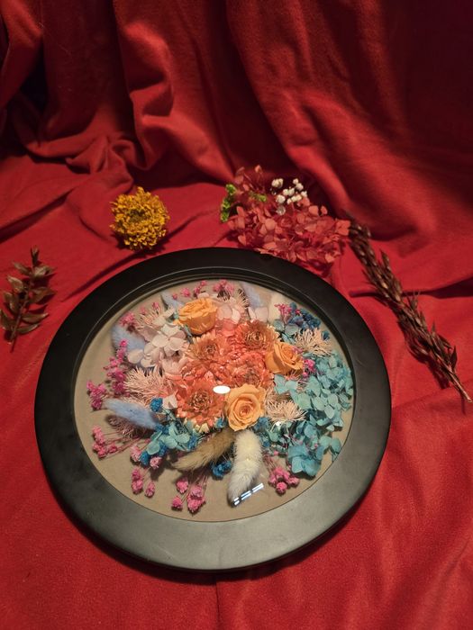 Tablou cu flori naturale uscate și conservate