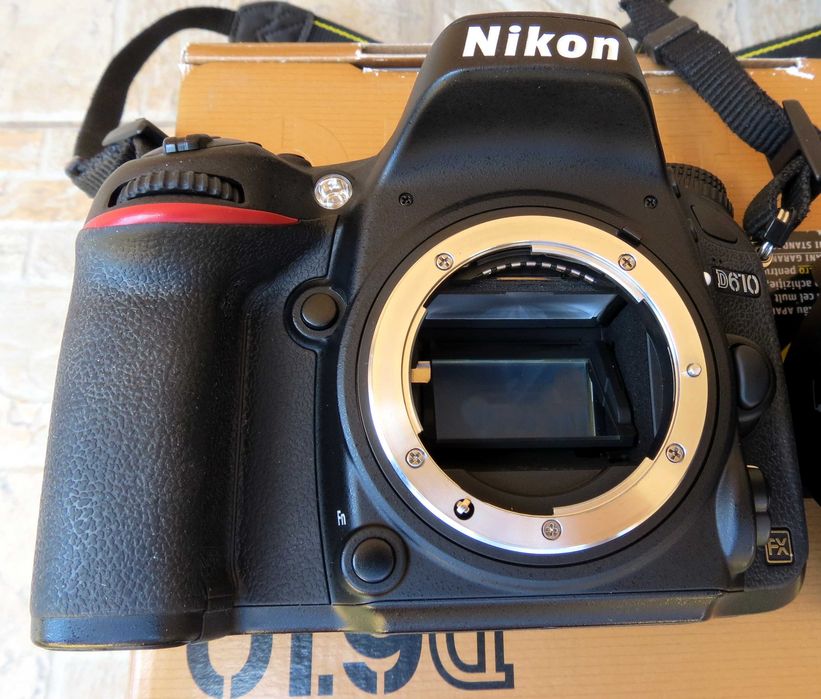 Aparat Foto Nikon D610 DSLR in format FX 24.3 MP CMOS format Nikon FX,35.9 x 24.0,aparatul are 11000 cadre, Pretul afisat pentru foto Nikon de cadre