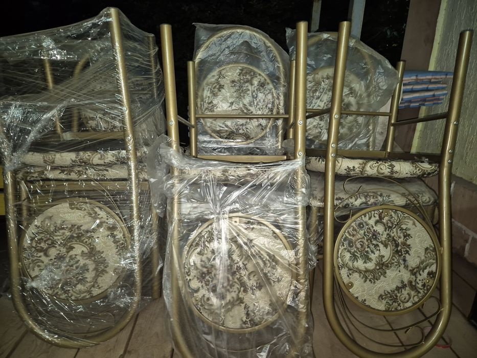 Продам стулья железные