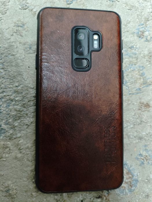 Продам смартфон флагман Samsung galaxy s9+