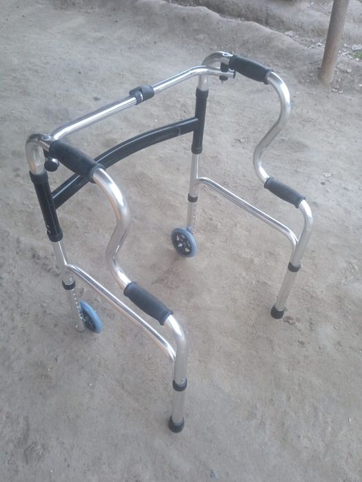 Инвалидный ходунки продам