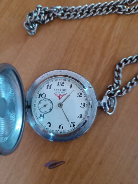 Стар руски джобен часовник.