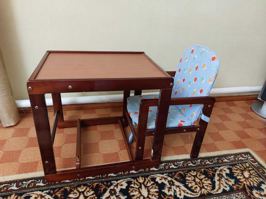 Детский стульчик со столиком