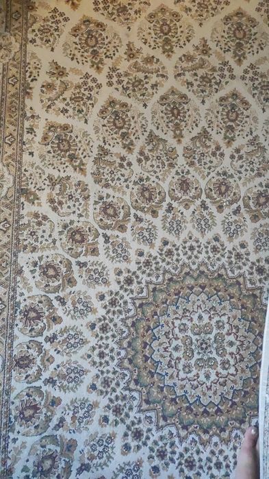 Продам ковры, дорожки б/у в нормальном состоянии, чистые