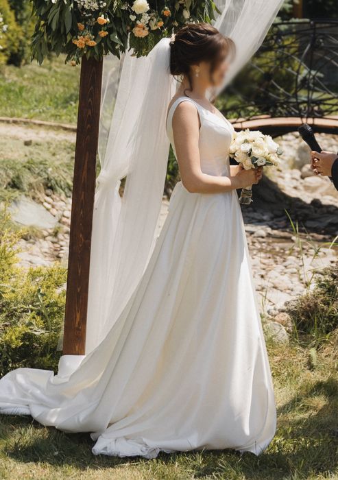 Элегантное свадебное платье