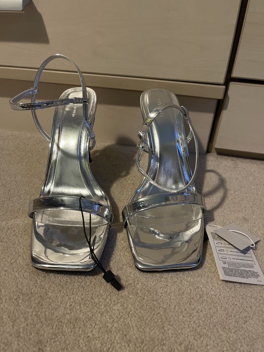 Сребърни токчета чисто нови