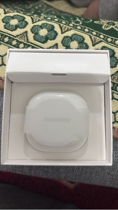 Продам наушник без проводной