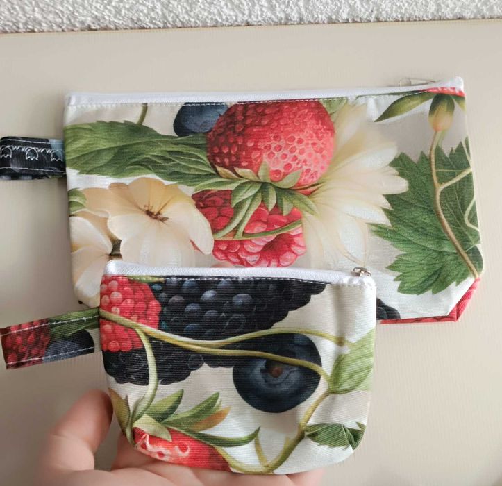 Продавам 18 броя несесера с различни размери на едро