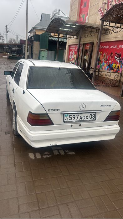 Мерседес 124 2 об.механика 1994