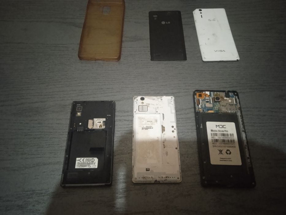 Продаю телефоны на запчасти за. 200 ты