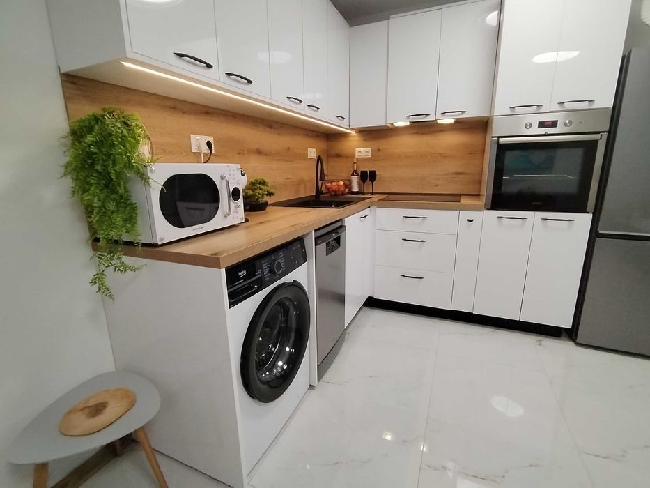 Дава се под наем Двустаен апартамент в Попово - 53 кв.м за 612 € - Снимка #1